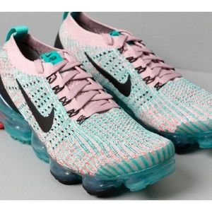 Nike Womens Vapormax 3 Running Shoes
